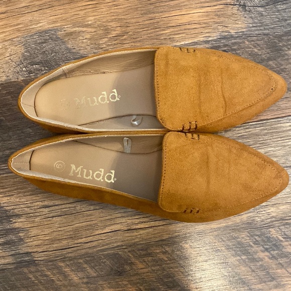 Mudd tan loafers size 6 - Picture 1 of 3